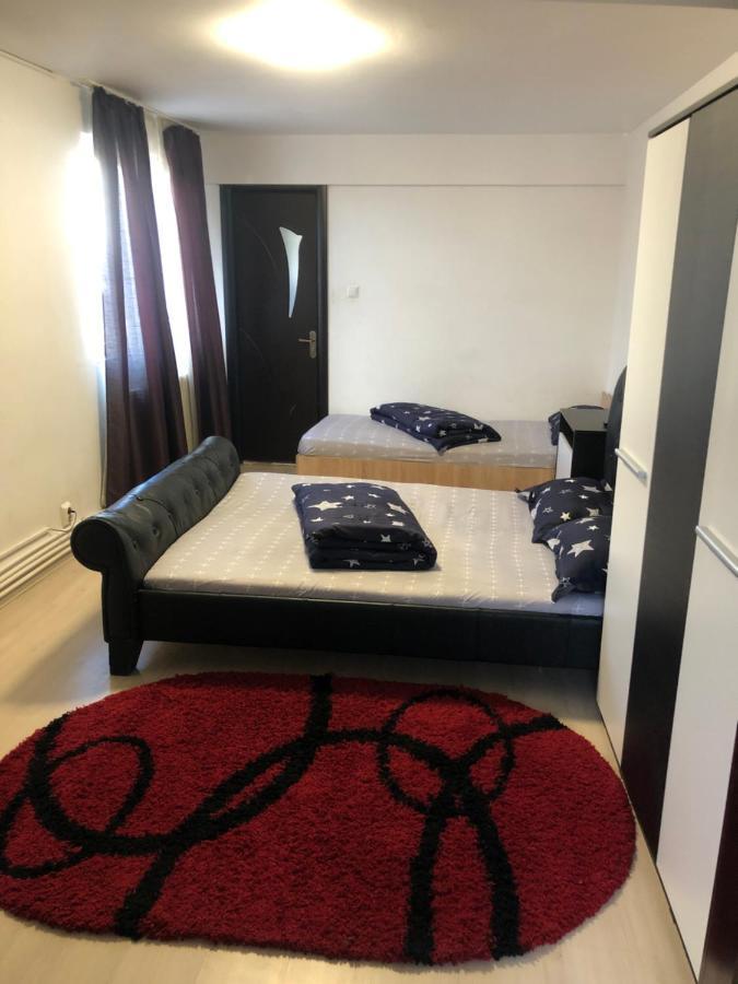 Hostel Mialma Onesti Eksteriør bilde