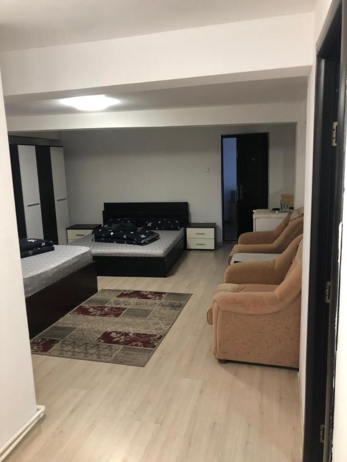 Hostel Mialma Onesti Eksteriør bilde